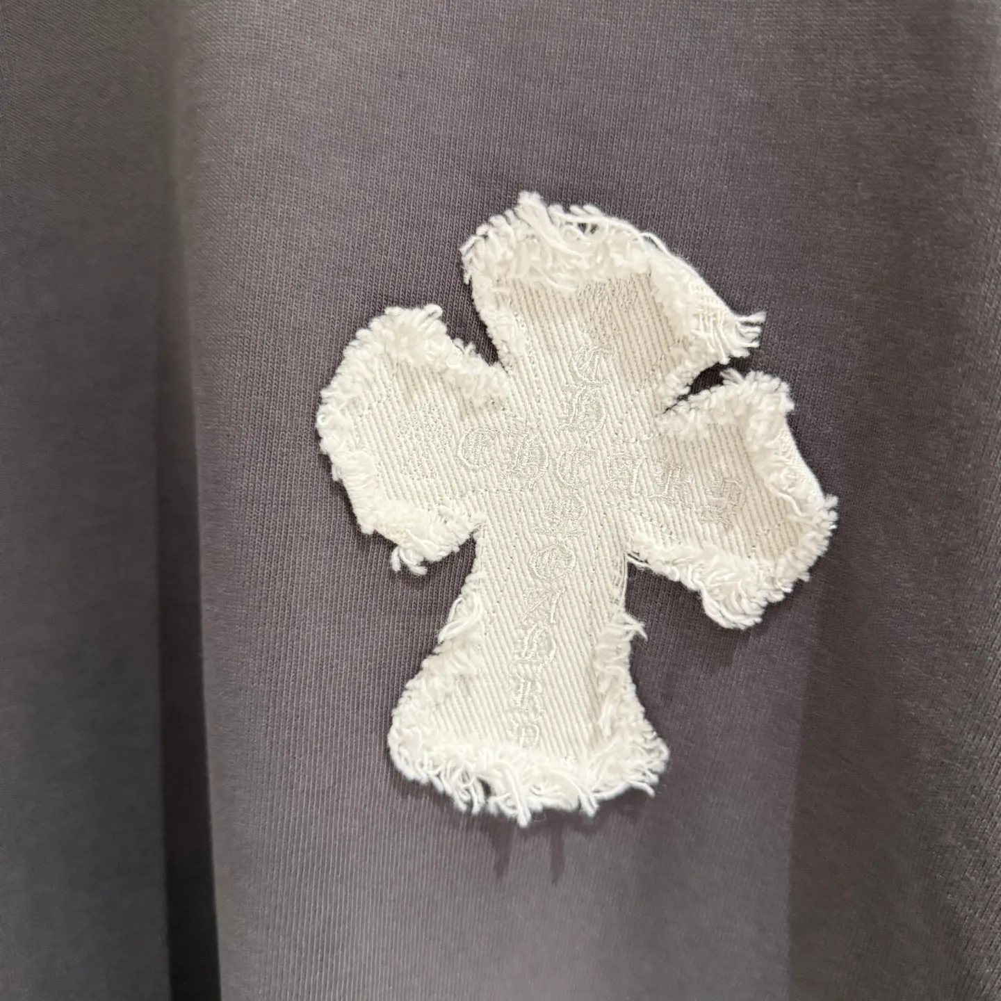 🅿️350 [Strict quality control] CH Croixin's new long-sleeved sweatshirt T-shirt. Heavy 420g double yarn fabric. Wash the whole garment twice. Frayed and torn on all four sides. Heavy fabric. The neckline is made of icy Solona. Loose fit. Deep, wide and stylish. No deformation or shrinkage. Color: 3 colors, black, white and gray. Size: M-2xl